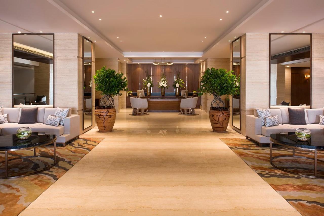 Fraser Suites Maskat Exterior foto The lobby of the hotel